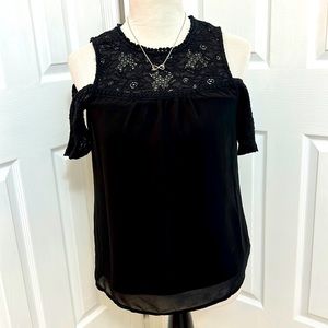 *Lily White* Black Cold Shoulder Lace Lined Top Junior Small  Super cute!